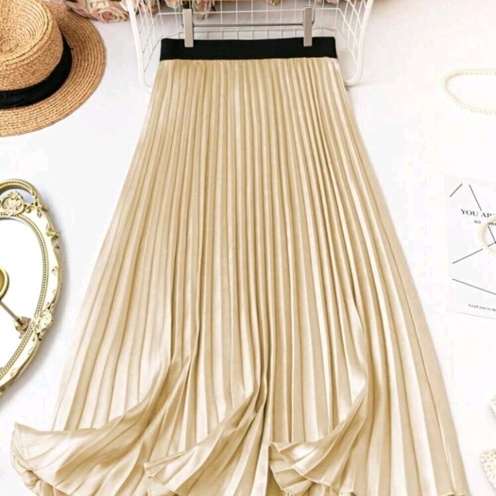 SHEIN Essnce Plus Size Casual Daily Fashionable Pleated Skirt